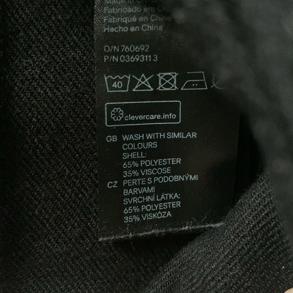 H&M black mini skirt with pockets and gold zipper - Picture 5 of 6